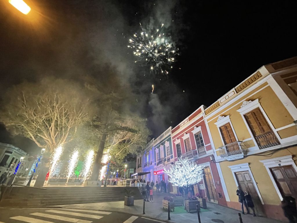 Fuegos artificiales en la plaza de San Miguel
