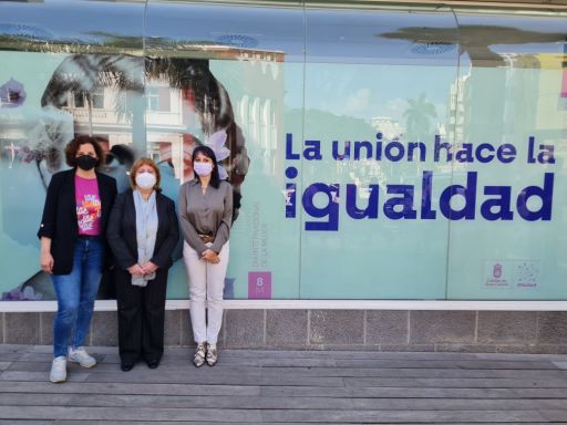 La concejala de Servicios Sociales junto a la cronista oficial de Valsequillo de Gran Canaria
